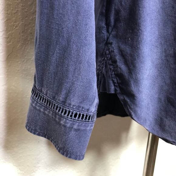 Anthropologie Cloth & Stone dark blue eyelet trim button down top size Medium - Picture 4 of 15